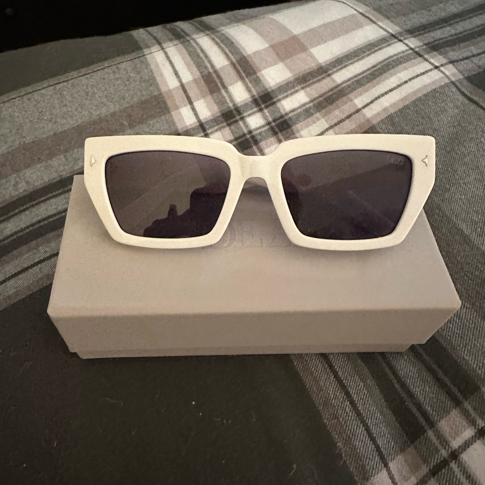 DEZI White Square Sunglasses